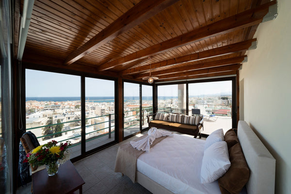 Thea Studio with breathtaking view!<br /><br /><br />Beautiful and bright Studio  Thea Studio with breathtaking view! Entire rental unit vacation rental 24576032