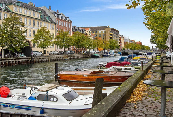 Luxurious 2-rooms in all, very Cosy and Clean apartment in City Centre to make y Copenhagen, Denmark Luxurious, Central, Clean & Cosy apt. Inner City! Entire rental unit vacation rental 24300261