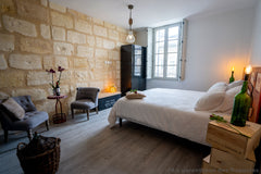 Bienvenue à "La Parenthèse des Capucins" ! Notre maison d'hôtes ouverte en Juin  Bordeaux, France Chambre d'hôtes - Centre-ville - 10 min de la gare Room in bed and breakfast vacation rental 35661995