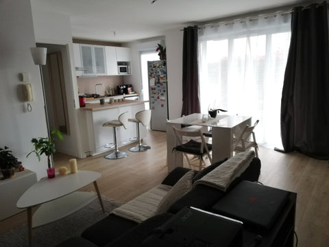 Appartement de 49m² calme et lumineux, plein sud, dans une co-propriété verdoyan Mérignac, France T2 lumineux dans une résidence aux aspects de parc Entire condo vacation rental 42874773