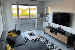 Appartement T2 situé à Cenon à proximité des transports en commun (Tram A, Bus 7 Bordeaux, France Appartement avec chambre, balcon et parking Entire rental unit vacation rental 51940070