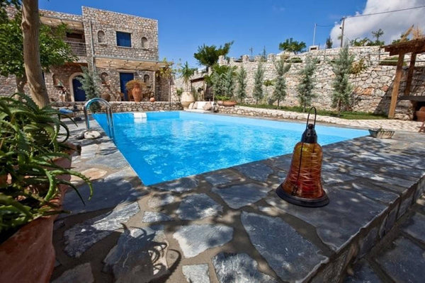 Petritis Villa is 180 square meters with 4 bedrooms and a bathroom. 3 of them ha Thrakomakedones, Greece 4 Bedroom Villa Entire villa vacation rental 16079699