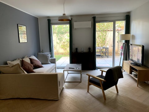 2 pièces 50 m2, 3 porte-fenêtres sur jardin de 70 m2 plein sud, très calme. <br  Lyon, France Appartement très calme avec jardin plein sud Entire condo vacation rental 52835793