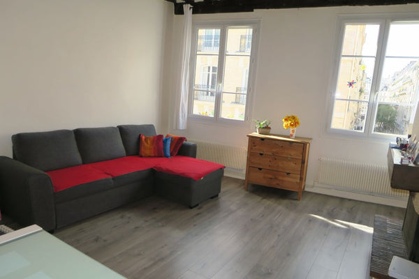 Hello! I rent my cosy and clean flat in the center of Paris (rue Montorgueil, a  Paris, France Nice and clean flat in the center of Paris (75002) Entire rental unit vacation rental 19859314