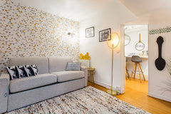 Charmant nid sous les toits dans le quartier d'Aligre a 5 minutes de la place de Paris, France Charmant petit nid sous les toits - Paris/Bastille Entire rental unit vacation rental 15495194