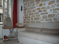 I am a painter & sculptor and glad to welcome you in my studio.<br />At ground f Paris, France Quiet RDC 25m2 (Gare de Lyon) Entire rental unit vacation rental 6949939
