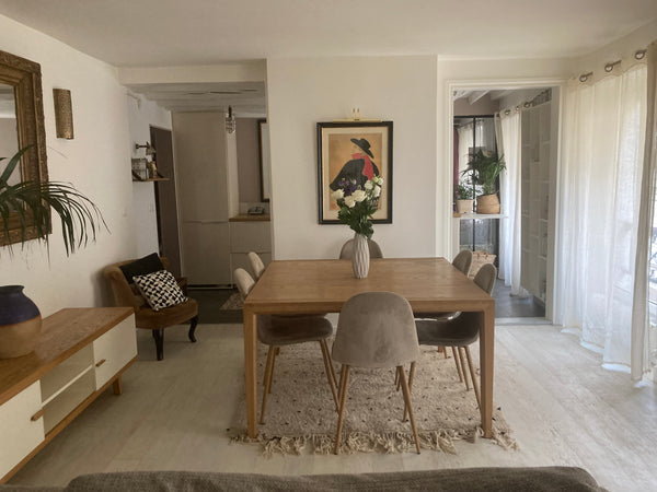 Charming appartment at the heart of Montmatre, located in a quiet street, near<b Paris, France Appartement cosy au cœur de Montmartre (75 m²) Entire rental unit vacation rental 9592532