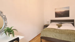 Eine einzigartige und gemütliche Wohnung im Herzen Wiens mitten im Zehnten bezir  Spacious 2 BR Apartment in Busy Shopping Area Entire condo vacation rental 709524831870287381