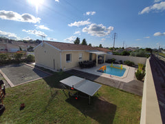 La maison se situe aux portes du Médoc face aux vignes à 20 min porte à porte vi Valbonne, France Villa familiale avec piscine / terrain de pétanque Entire villa vacation rental 53255337