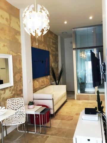 Appt style contemporain! entièrement rénové, murs  pierres apparentes,    rez de Bordeaux, France *superbe appt design T2 Quartier Chartrons Entire rental unit vacation rental 25973945