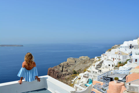 HELIOS Cave house is a spacey, roomy and well-lit place. In the heart of old Oia Greece Helios Cave house, amazing Caldera & sunset view! Cycladic home vacation rental 54001092