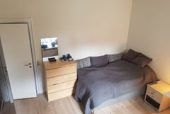 Room in Frederiksberg, very quiet neighbourhood, and very well connected. <br /> Copenhagen, Denmark Big room in quiet area, next to metro & CBS Private room in rental unit vacation rental 28562873