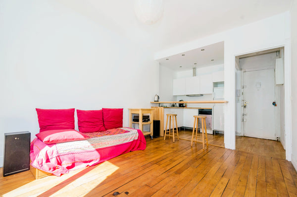 Newly refurnished, the apartment is located near the (beautiful) Buttes-Chaumont Paris, France 2-room apt Buttes-Chaumont 436 P² Entire rental unit vacation rental 252095