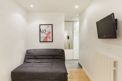 Studio 13 m² complétement rénové avec 1 canapé lit 2 p 140, 1 salle d'eau avec W Bondues, France Studio rénové M° Charonne Paris 11e Entire rental unit vacation rental 19723803
