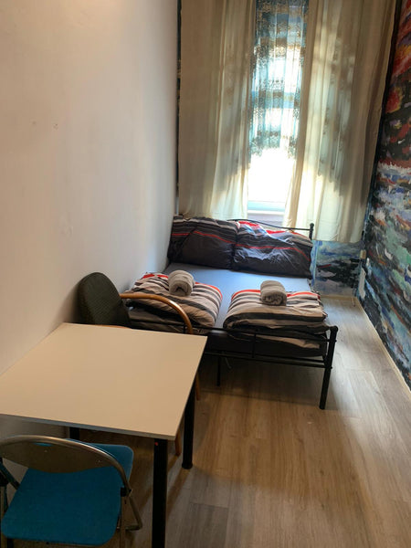 Von dieser zentral gelegenen Unterkunft aus seid ihr in Nullkommanichts an allen  Nice room next Westbahnhof, metro U3 Private room in rental unit vacation rental 710073165235702532