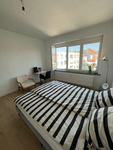 A large sunny room located in a quiet neighborhood with great accessibility to p Ghent, Belgium Stunning apartment room with an ideal location Private room in condo vacation rental 674402928381916427