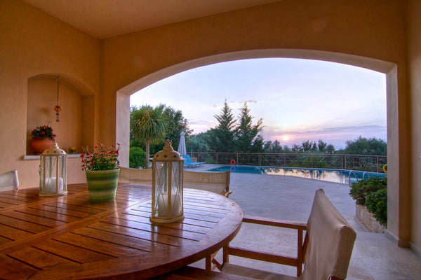 <b>The space</b><br />Villa Manolia is a 300m2  private luxurious Villa built in Rethimnon, Greece Private Villa with pool & garden Entire villa vacation rental 4514256