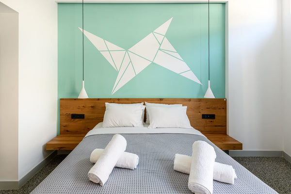 This double room located on the 5th floor has a soundproofing, air conditioning, GR Luxury Double Room with Balcony Private room in hostel vacation rental 39345767