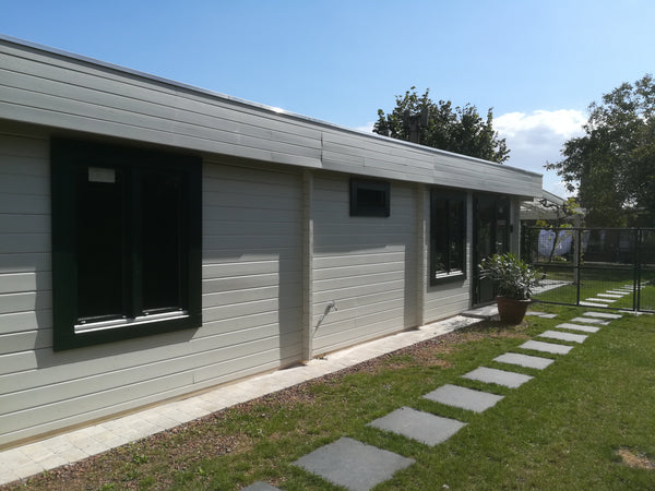 De chalet staat in een tuin op 200m van de grens met Brussel. <br />Er is een ve Dilbeek, Belgium Chalet met privéingang, tuintje en veilige parking Entire guesthouse vacation rental 43288192