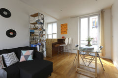 Ce 2 pièces lumineux peut accueillir 3 pers. (lit 2 places et  canapé-lit) . Il  Paris, France Sur les hauteurs de Ménilmontant Entire rental unit vacation rental 2164646