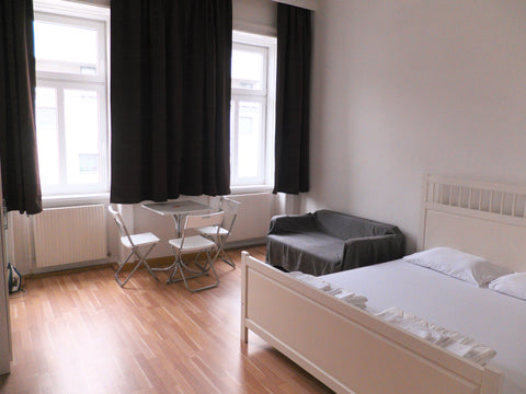 A very sunny and bright, newly renovated & new furnished apartment in the 10th d Vienna, Austria A Sunny Renovated Apartment near Metro Station Entire rental unit vacation rental 26702702