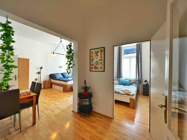 2 room apartment in the 5th district with elevator and good infrastructure. 10 m Vienna, Austria Nice apartment in Vienna - 10 min. walk to subway Entire condo vacation rental 593361367271329357