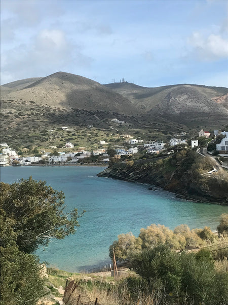 Con questo alloggio in centro al paese, la tua famiglia sarà vicina a tutto, spi  Casa cicladica d'epoca a due passi dal mare Cycladic home vacation rental 633044128809045997