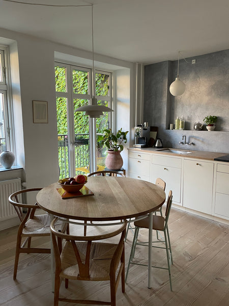 Super skøn familievenlig lejlighed. Beliggende på stille gade centralt på Vester Copenhagen, Denmark Skøn lejlighed med altan - super beliggenhed Entire condo vacation rental 644886034697623241