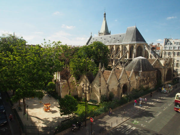 Cozy and romantic, ideally located in the historical center of Paris, this west- Paris, France New! Beautiful studio Latin Quarter Entire rental unit vacation rental 3411801