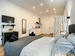 Nous vous proposons ce studio moderne en plein centre de la ville de Bruxelles,  Brussels, Belgium SA16.05 Studio moderne - WIFI GRATUIT Entire rental unit vacation rental 24984693