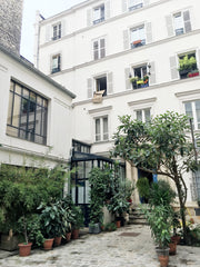 Sunny and cosy flat in the heart of Paris, on the third floor without elevator o Charpey, France Romantic flat Montmartre/Grands Boulevards Entire rental unit vacation rental 15111537