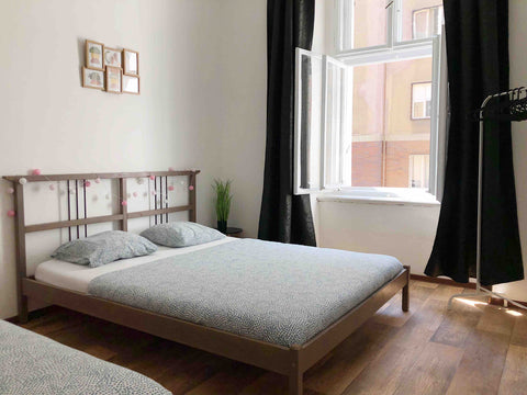 Basically apartment for guests with unassuming needs.<br />It's just 1  minutes  Prague, Czechia На набережной #33 Entire rental unit vacation rental 657225178532574857