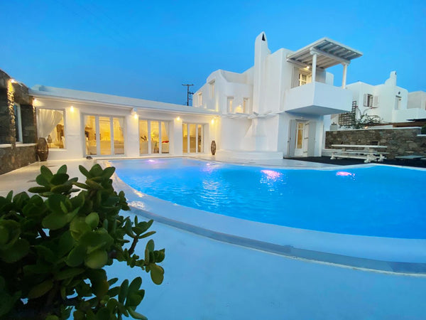 Luxourious Villa in Kalo Livadi area. 5 bedrooms and 4 bathrooms available. Priv Thessaloniki, Greece White Villa Mykonos Entire villa vacation rental 44240760