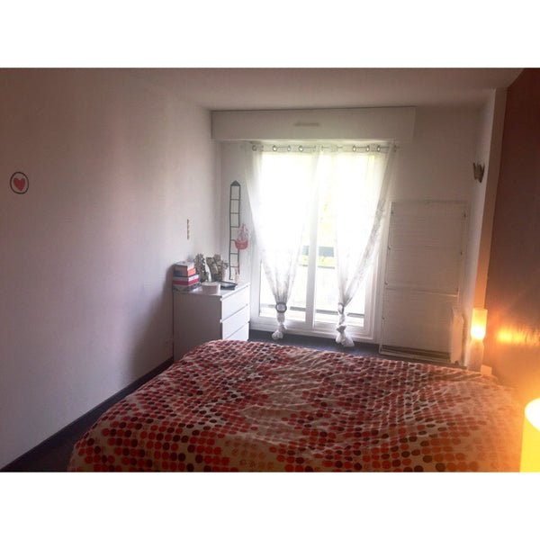 Appartement de 50m2, situé proche de toutes commodités et des transports en comm Mérignac, France Agréable appartement proche centre! Entire rental unit vacation rental 9880214