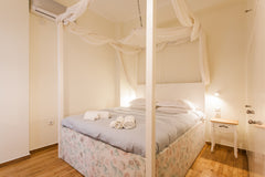 Beautiful, warm in the winter and cool in the summer, newly refurbished flat, at Paros, Greece Home sweet home @ Central Athens 52 sq.m. Entire rental unit vacation rental 32337810