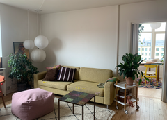 Slap af i denne unikke og rolige bolig. Under 2 minutters gang til metro og tæt   Skøn lejlighed i København. Super tæt på metro Entire condo vacation rental 583133796166742935