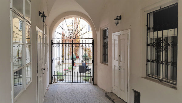 Raelly unique accommodation in the residental setting, good alternative to the h  Unique Little House private yard, heart of Prague Entire serviced apartment vacation rental 617440533792463055