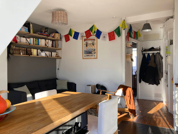 Version française : <br />Logement agréable et lumineux de 34m², situé au 6ème e Paris, France 2 pièces lunimeux et calme au dernier étage Entire rental unit vacation rental 20953162