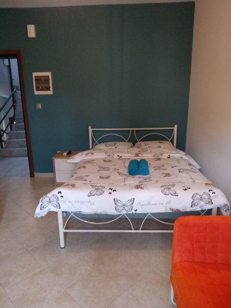 Studio ακριβώς απέναντι από το Παίδων<br /><br /><b>The space</b><br />Ενιαίος χ Voula, Greece Παίδων στούντιο 2 Entire condo vacation rental 32127098