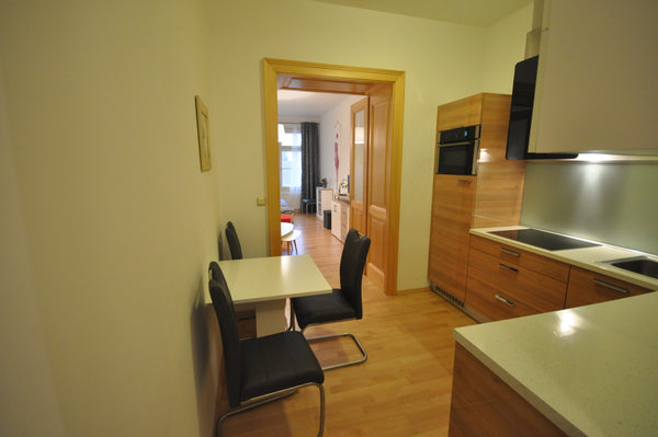 Mé ubytování je skvělé pro páry, sóloví cestovatelé, služební cesty a rodiny (s   Apartment Husitska 35m2 Praha 3 Centrum Entire rental unit vacation rental 11093938