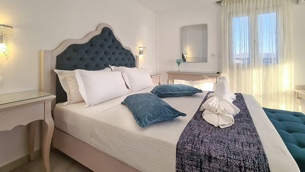 <b>License number</b><br />1190040 Heraklion, Greece Elite Residence-Luxury Suite with Jacuzzi Private room in bed and breakfast vacation rental 548204120332280348