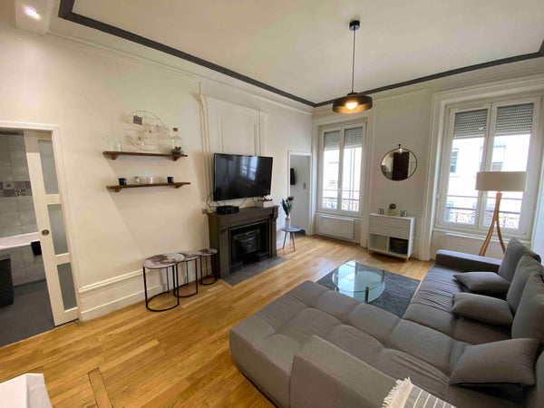 Charmant appartement tout juste rénové en plein coeur Du 6e arrondissement, à de Lyon, France Appartement cosy au coeur De lyon 6eme Entire rental unit vacation rental 27198964