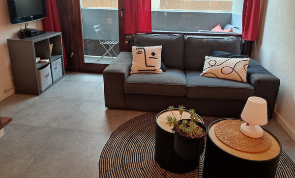 Charmant petit appartement avec chambre en mezzanine et balcon, situé au  1er ét Lyon, France Le petit Lazare -cosy 2 pers balcon-Jean Macé Entire rental unit vacation rental 676503916557523302