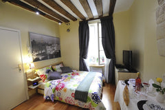 Located in a private residence in the heart of Paris nearby many museums, shops  Paris, France RARE - Gorgeous Apartment in the Haut-Marais! Entire rental unit vacation rental 21654429