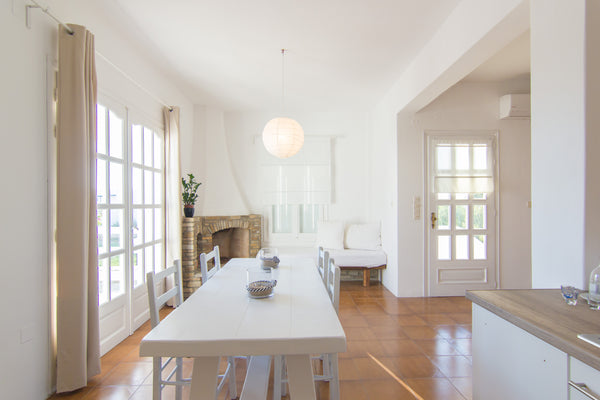 House with modern and unique decoration! Elegant, light and fully equipped! Just  