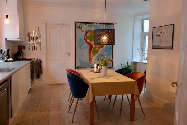 Stor lejlighed i roligt beliggende baggård placeret centralt i et af Københavns  Copenhagen, Denmark Lovely apartment in the center of Vesterbro Entire rental unit vacation rental 20652064