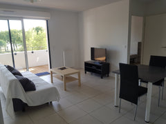 Appartement T2 de 46m2 à Mérignac, proche du bois du Burk dans une résidence réc Andernos-les-Bains, France T2 dans une résidence calme à Mérignac Entire condo vacation rental 49763837