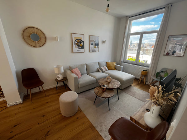 Ce duplex fraichement rénové affiche un style unique. Mur de briques, parquet en Mont-Saint-Guibert, Belgium Quartier Européen - Duplex hyper chaleureux Entire rental unit vacation rental 654963848504695602