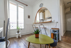 Beau deux pièces bien situé et calme, dans une rue vivante et commerçante.<br /> Paris, France Beau 2 pièces parc de la Villette / philharmonie Entire rental unit vacation rental 6863466