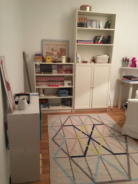 Chambre de 15 m2 , avec lit 1 personne et bureau , et accès à 1 salle de douche  Lyon, France Chambre avec salle de douche à Sans Souci Private room in rental unit vacation rental 21508977